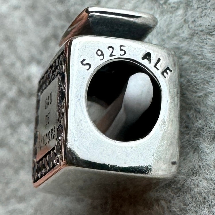Charm Loción Perfume Pandora Vista Lateral