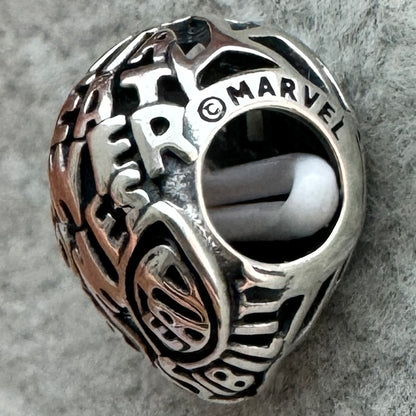 Charm Máscara De Spider-Man Marvel Pandora Vista Lateral