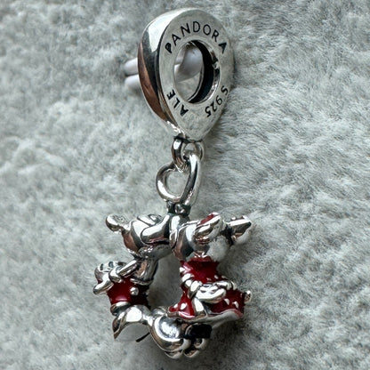 Charm Mickey Y Minnie Beso Disney Pandora Vista Del Costado