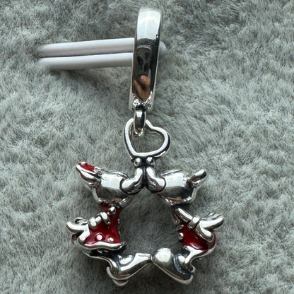 Charm Mickey Y Minnie Beso Disney Pandora Vista Frontal