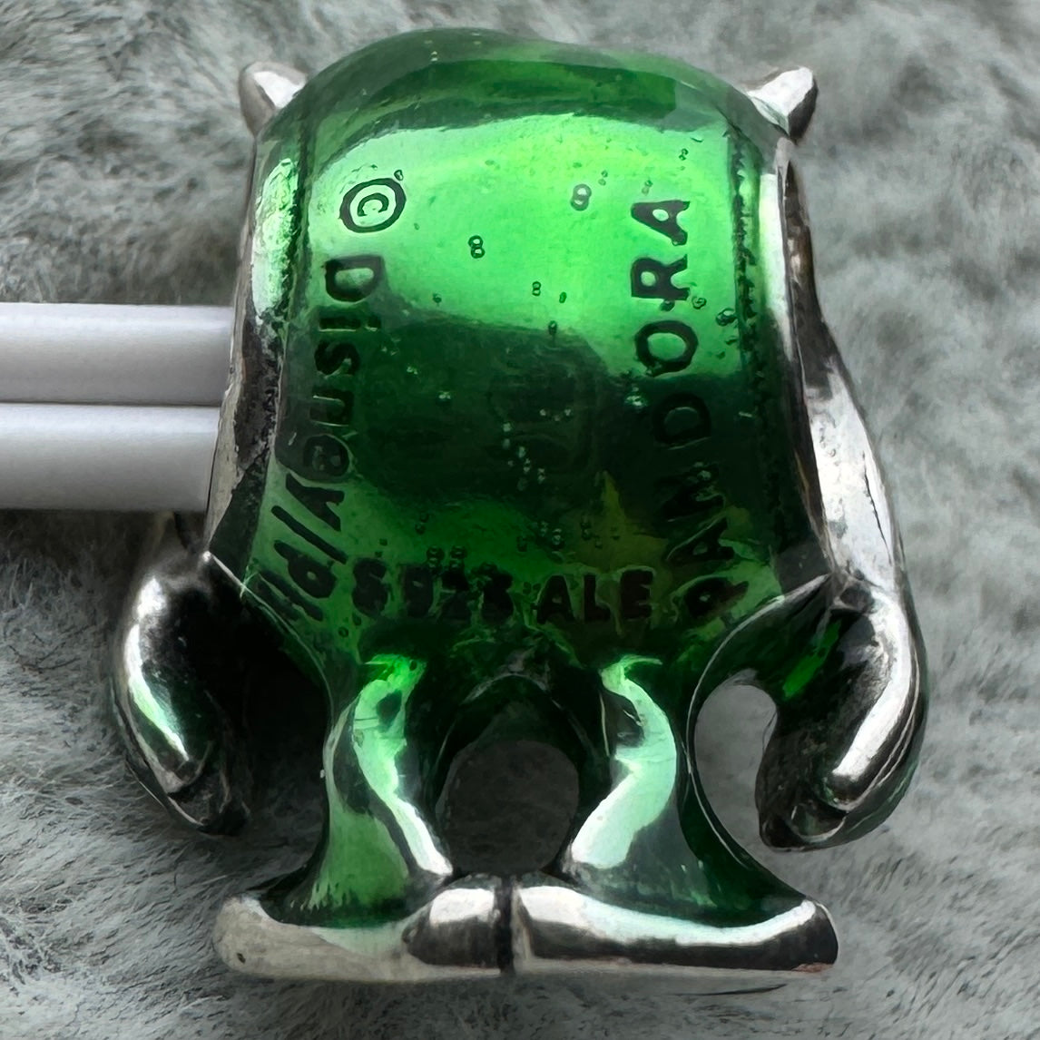 Charm Mike Wazowski De Monsters Inc. Disney Pandora Vista Desde Atrás