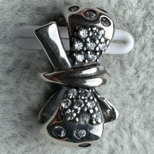Charm Moño Pandora Vista Frontal