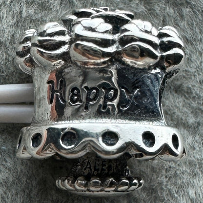 Charm Pastel De Cumpleaños Pandora Vista Frontal