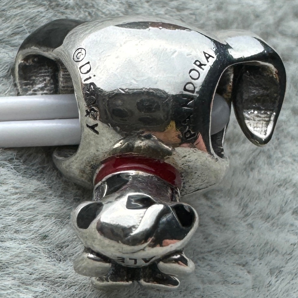 Charm Perro Patch De 101 Dálmatas De Disney Pandora Vista Desde Atrás