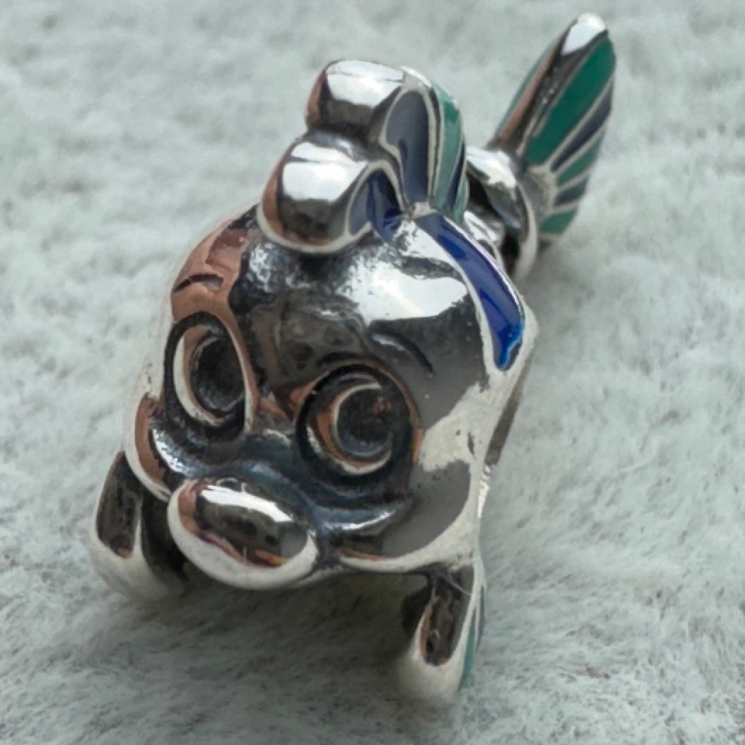 Charm Pescado Flounder De La Princesa Sirenita Disney Que Se Le Mueve La Aleta Pandora Vista Lateral