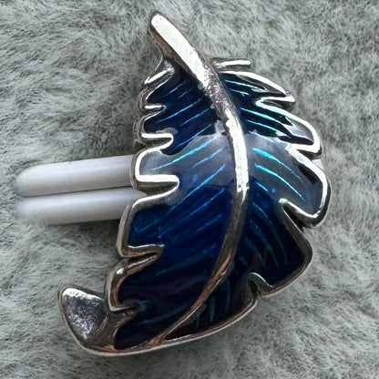 Charm Pluma Curvada Azul Pandora Vista Trasera