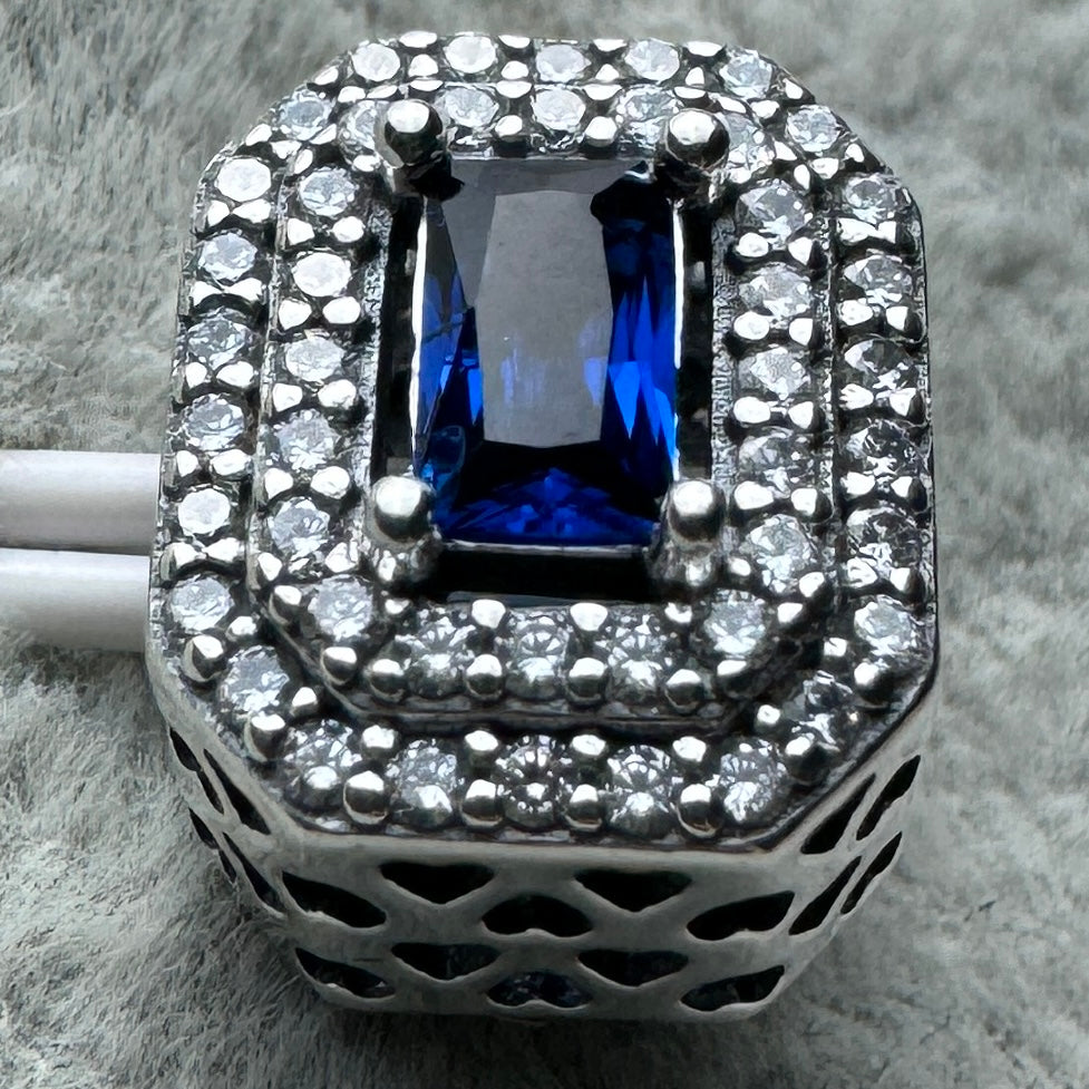 Charm Rectangular Nivelado Brillante Azul Pandora Vista Frontal