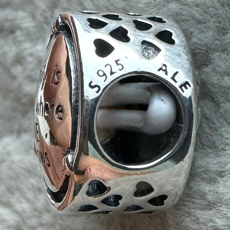 Charm Redondo Árbol Familiar Pandora Vista Lateral