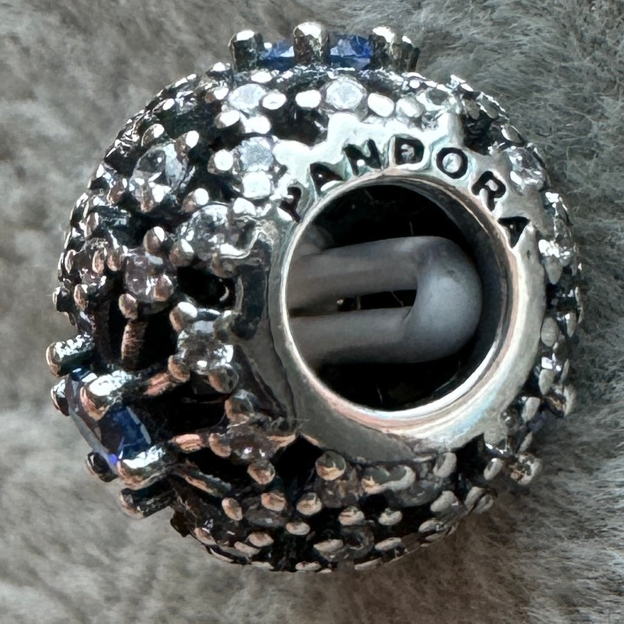 Charm Redondo Brillante Cenicienta Disney Pandora Vista Lateral