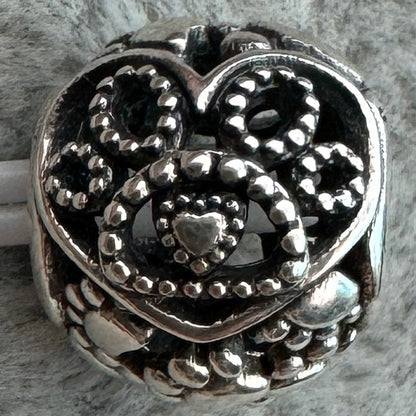 Charm Redondo Corazones y Huella Perro Pandora 2