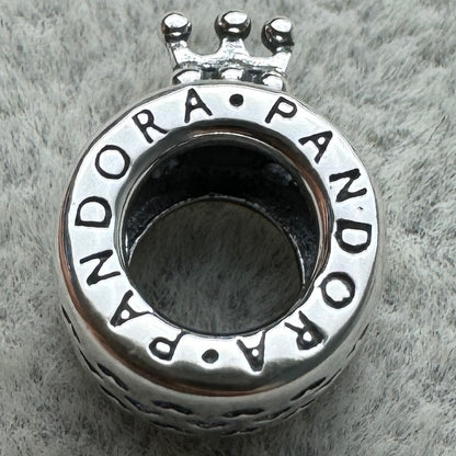 Charm Redondo Corona O Sencilla Pandora Vista Desde Atrás