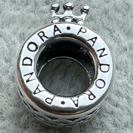 Charm Redondo Corona O Sencilla Pandora Vista Frontal