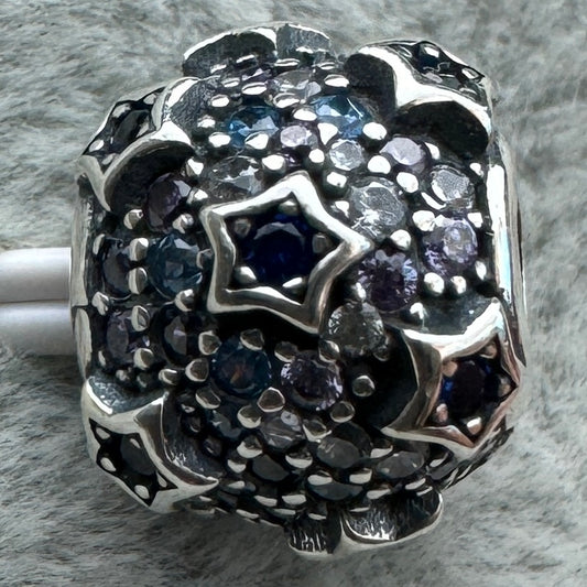 Charm Redondo Estrellas Brillantes 2 Pandora Vista Frontal