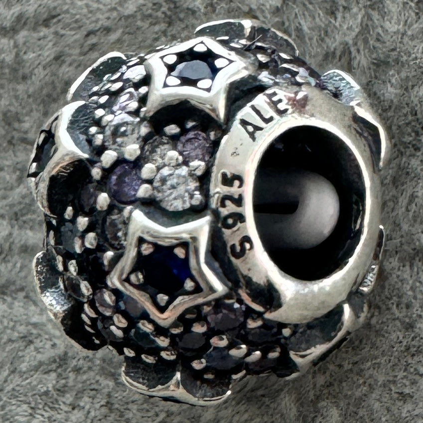Charm Redondo Estrellas Brillantes 2 Pandora Vista Lateral