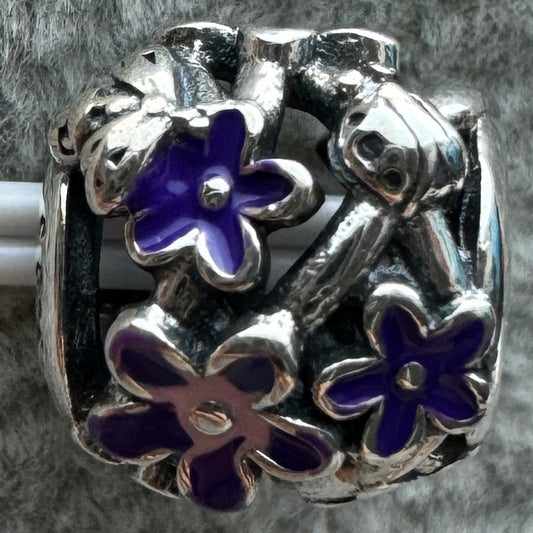 Charm Redondo Flor Margarita Morada (Abeja Y Mariquita) Pandora Vista Frontal
