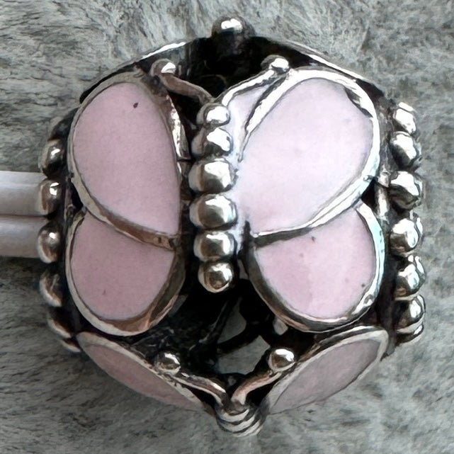 Charm Redondo Mariposas Rosas Pandora Vista Frontal