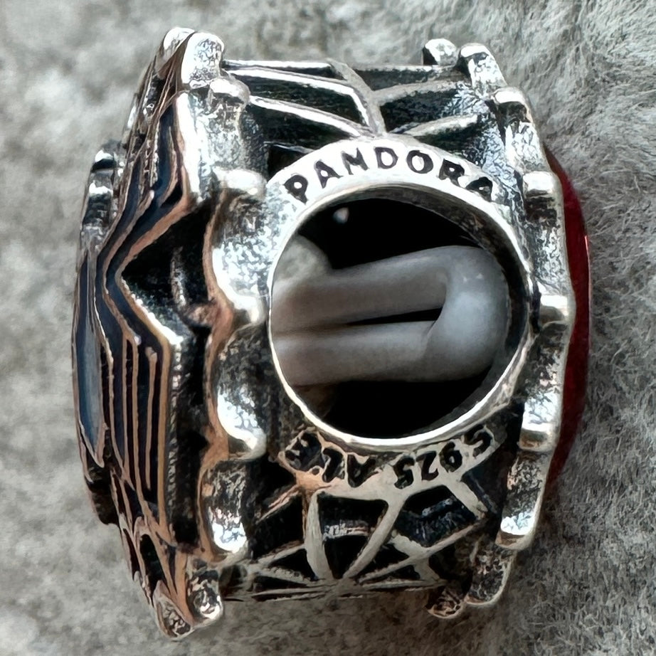 Charm Redondo Spider-Man Marvel Pandora Vista Lateral