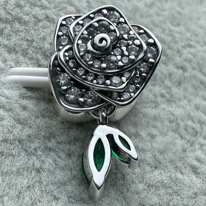 Charm Rosa Floreciendo Brillante Pandora Vista Desde Atrás