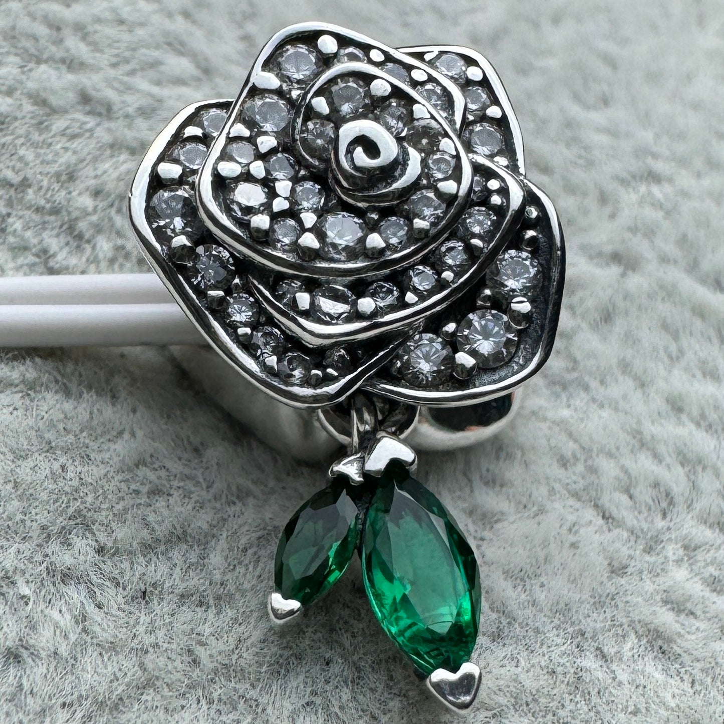 Charm Rosa Floreciendo Brillante Pandora Vista Frontal