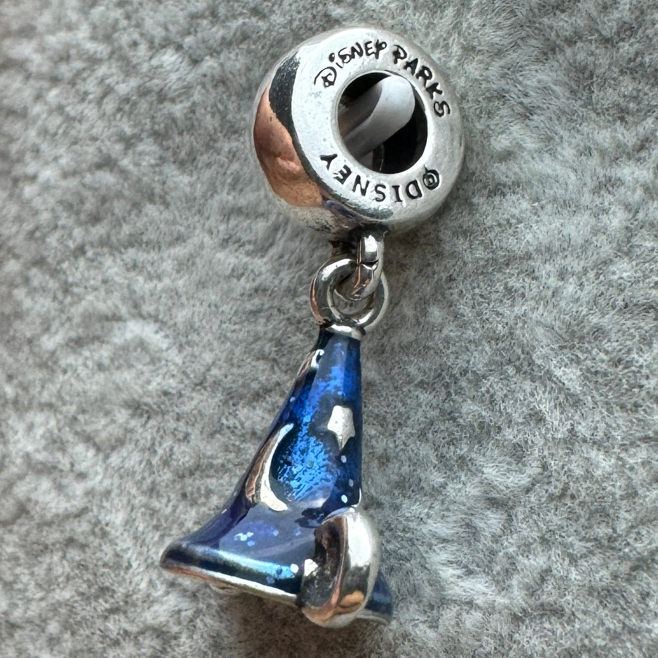 Charm Sombrero Mickey Disney Parks Pandora Vista Del Costado