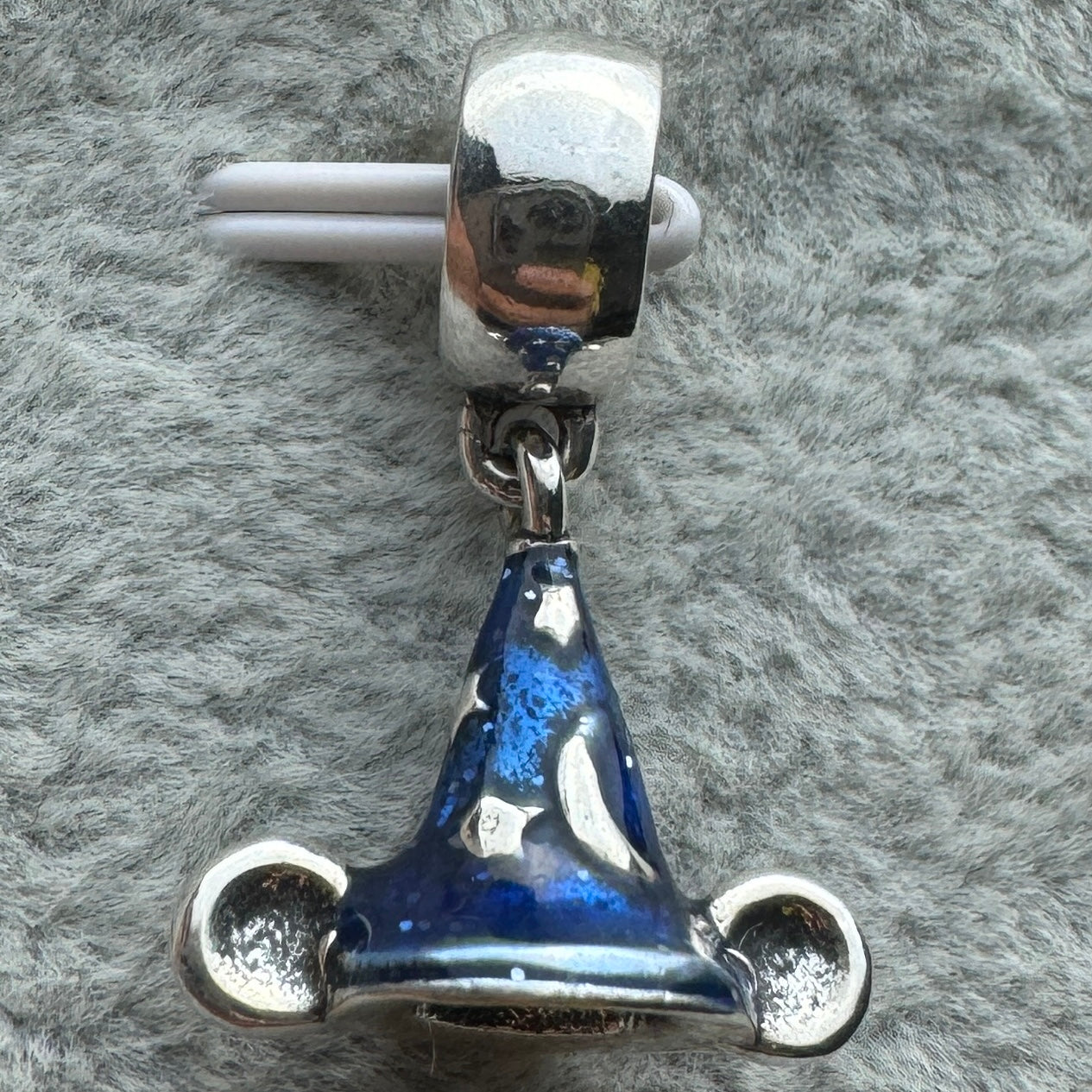 Charm Sombrero Mickey Disney Parks Pandora Vista Frontal