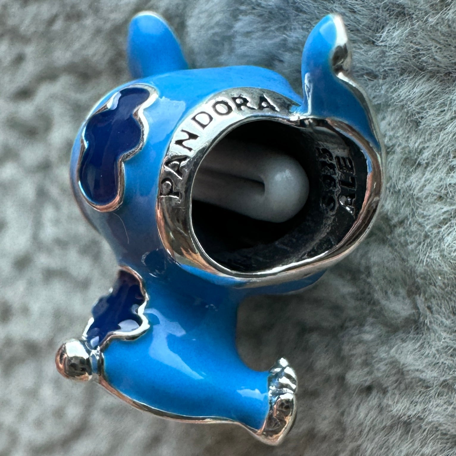 Charm Stitch Azul Disney Pandora Vista Lateral