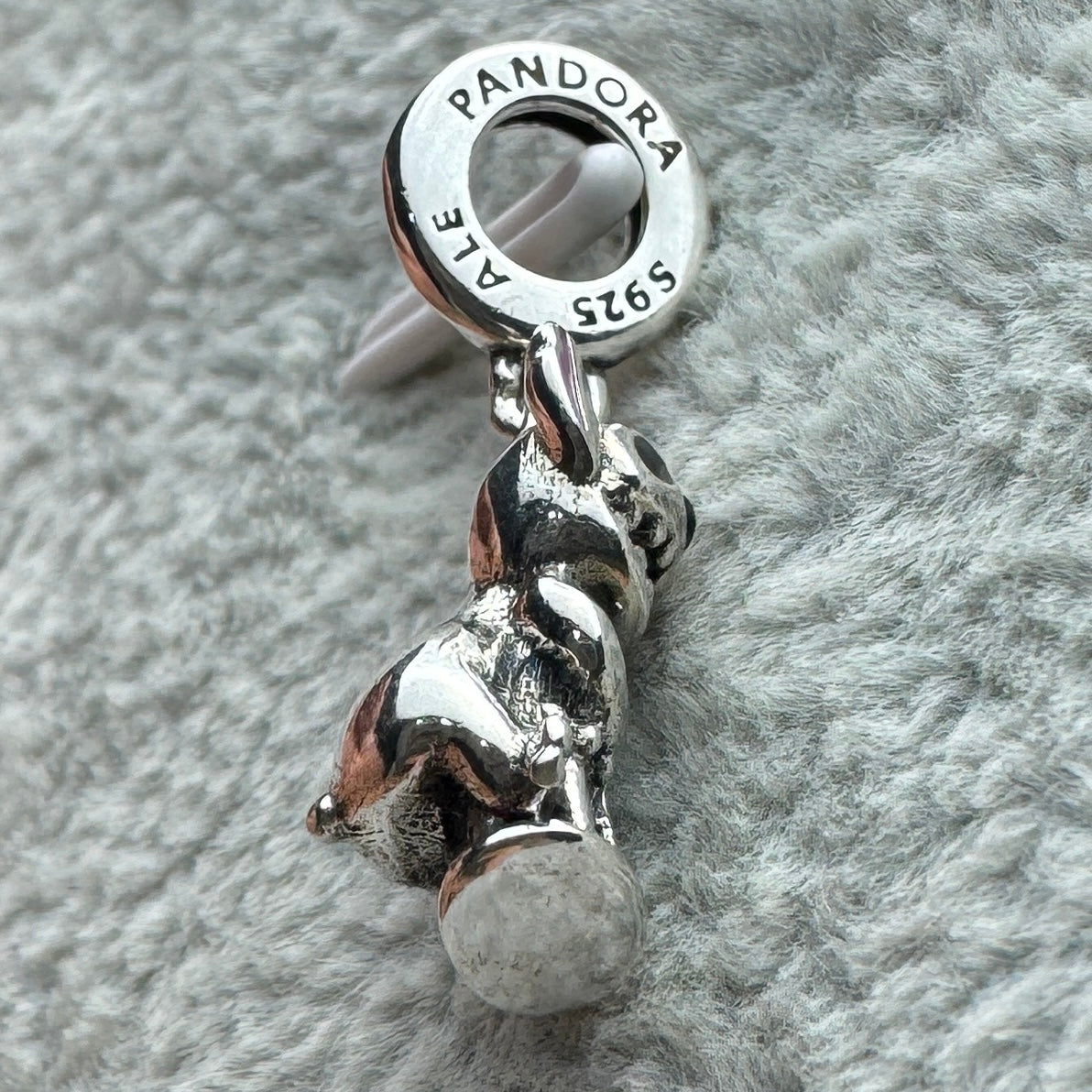 Charm Stitch Con Castillo Disney Parks Pandora Vista Del Costado