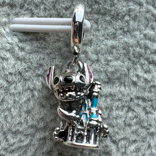 Charm Stitch Con Castillo Disney Parks Pandora Vista Frontal