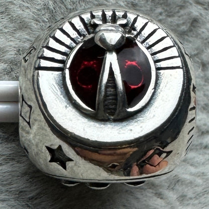 Charm Tres Caras Trébol, Herradura Y Mariquita Pandora Vista Segundo Lado