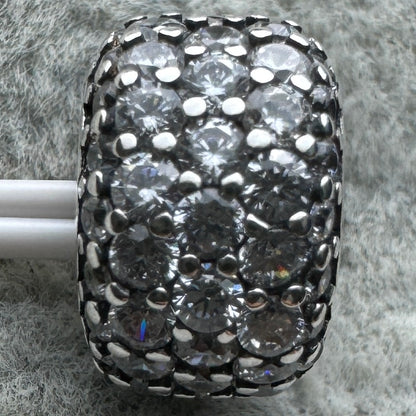 Charm Triple Fila Pavé Pandora Vista Desde Atrás