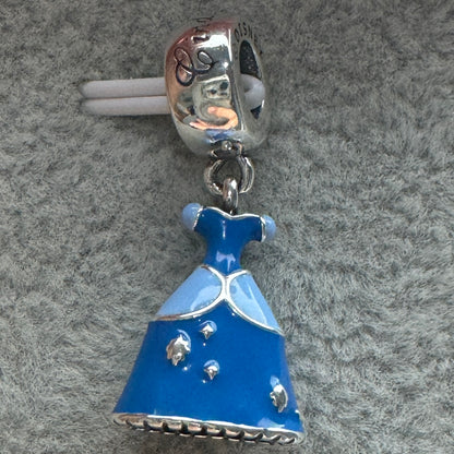 Charm Vestido Princesa Cenicienta Disney Pandora Vista Frontal
