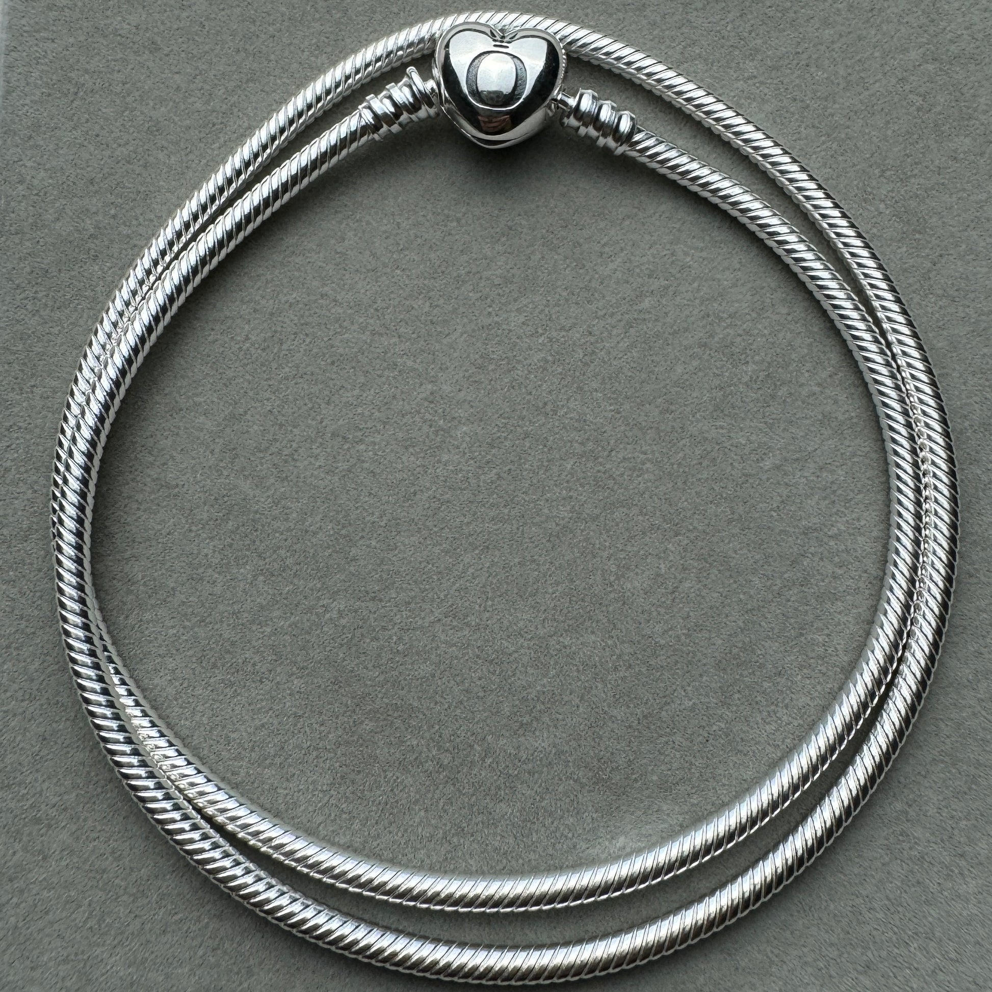 Collar Corazón Pandora Vista Frontal