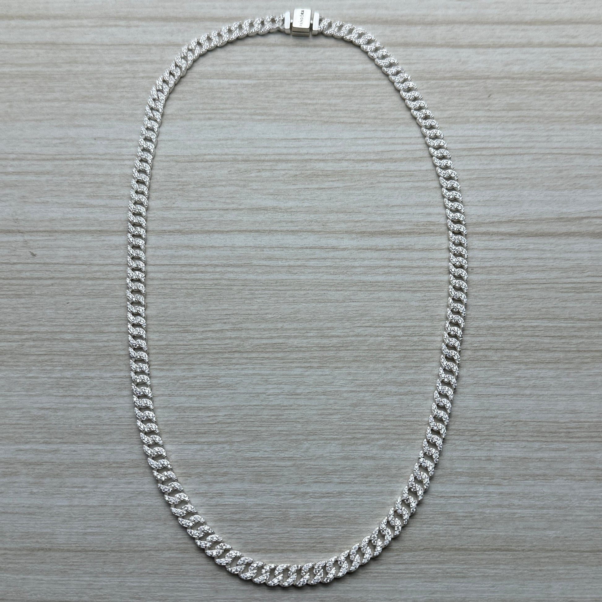 Collar Cubano Pandora Vista Frontal