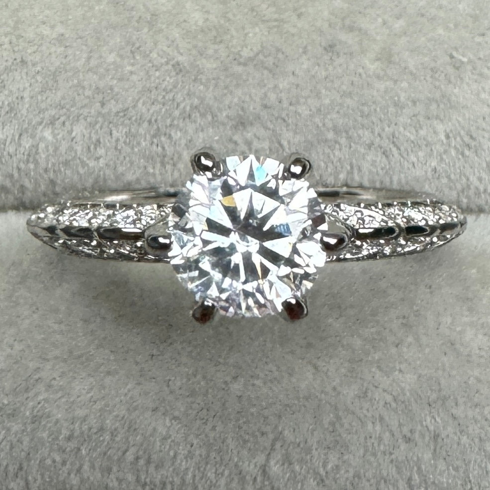 Anillo Contorno Brillante Moissanita