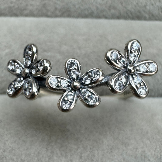 Anillo 3 Flores Brillantes