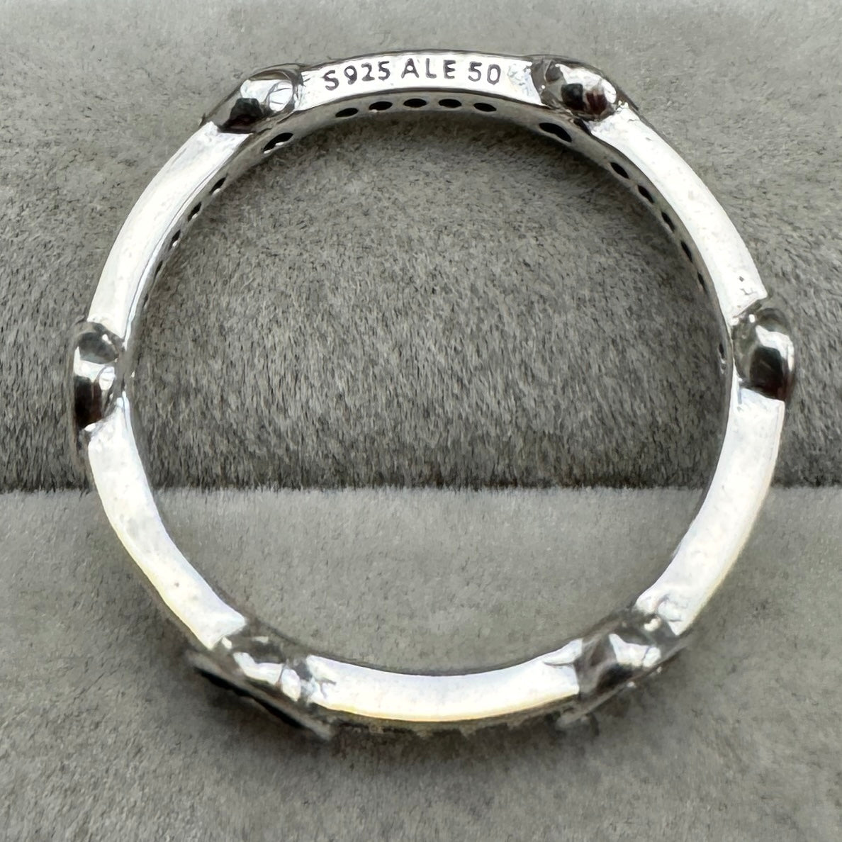 Anillo Corazones Radiantes Brillantes