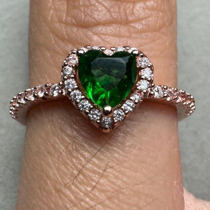 Anillo Corazón Nivelado Brillante Verde Baño Rosa Talla