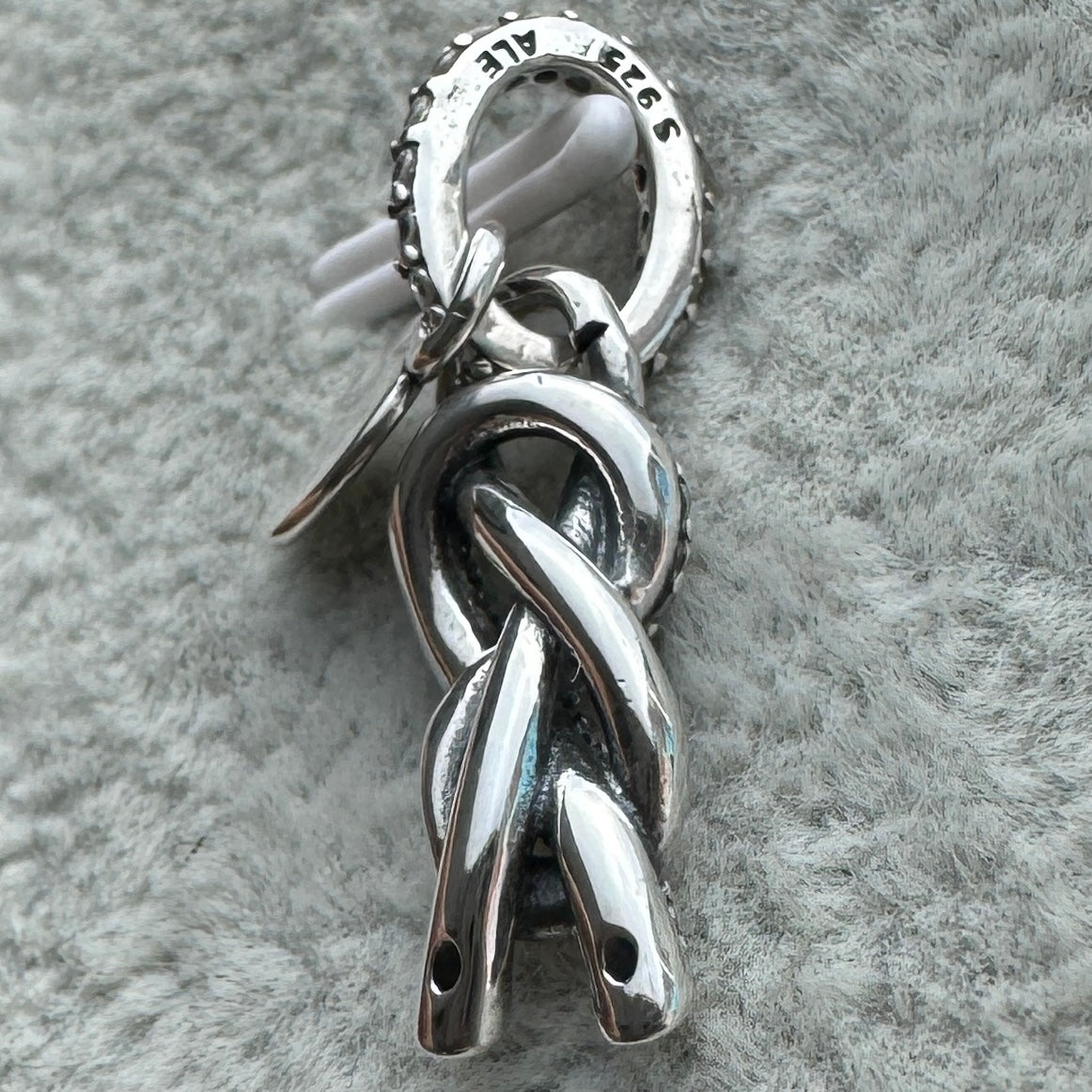 Charm Colgante Nudo Infinito Y Pavé