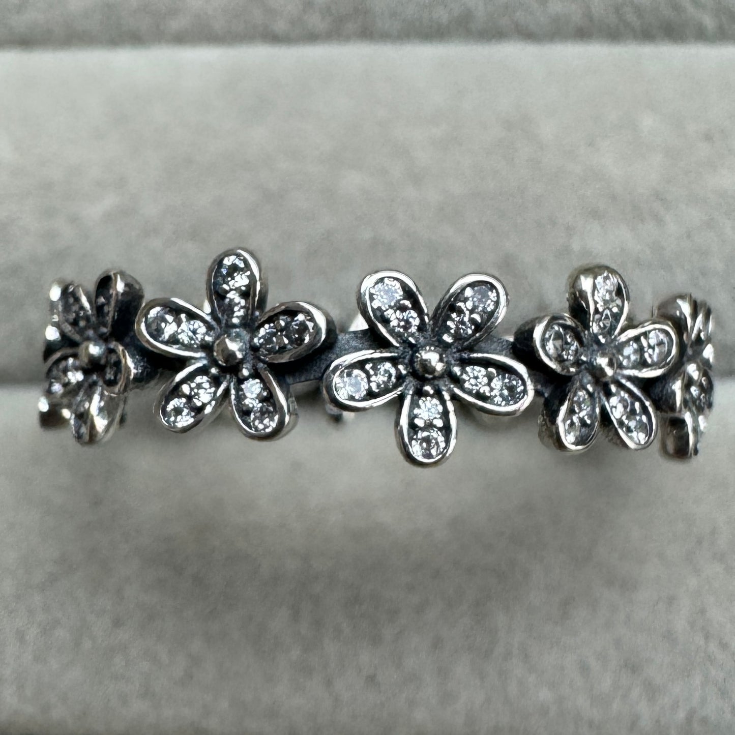 Anillo Flores Brillantes