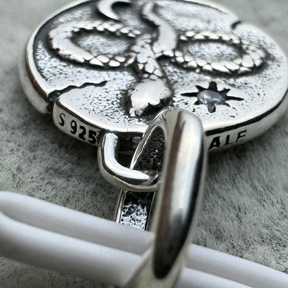 Charm Medallón Serpiente