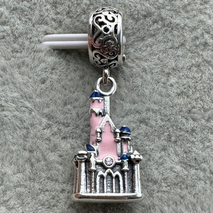 Charm Castillo Bella Durmiente Disney Parks