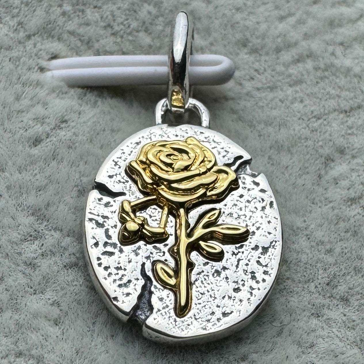 Charm Medallón Rosa