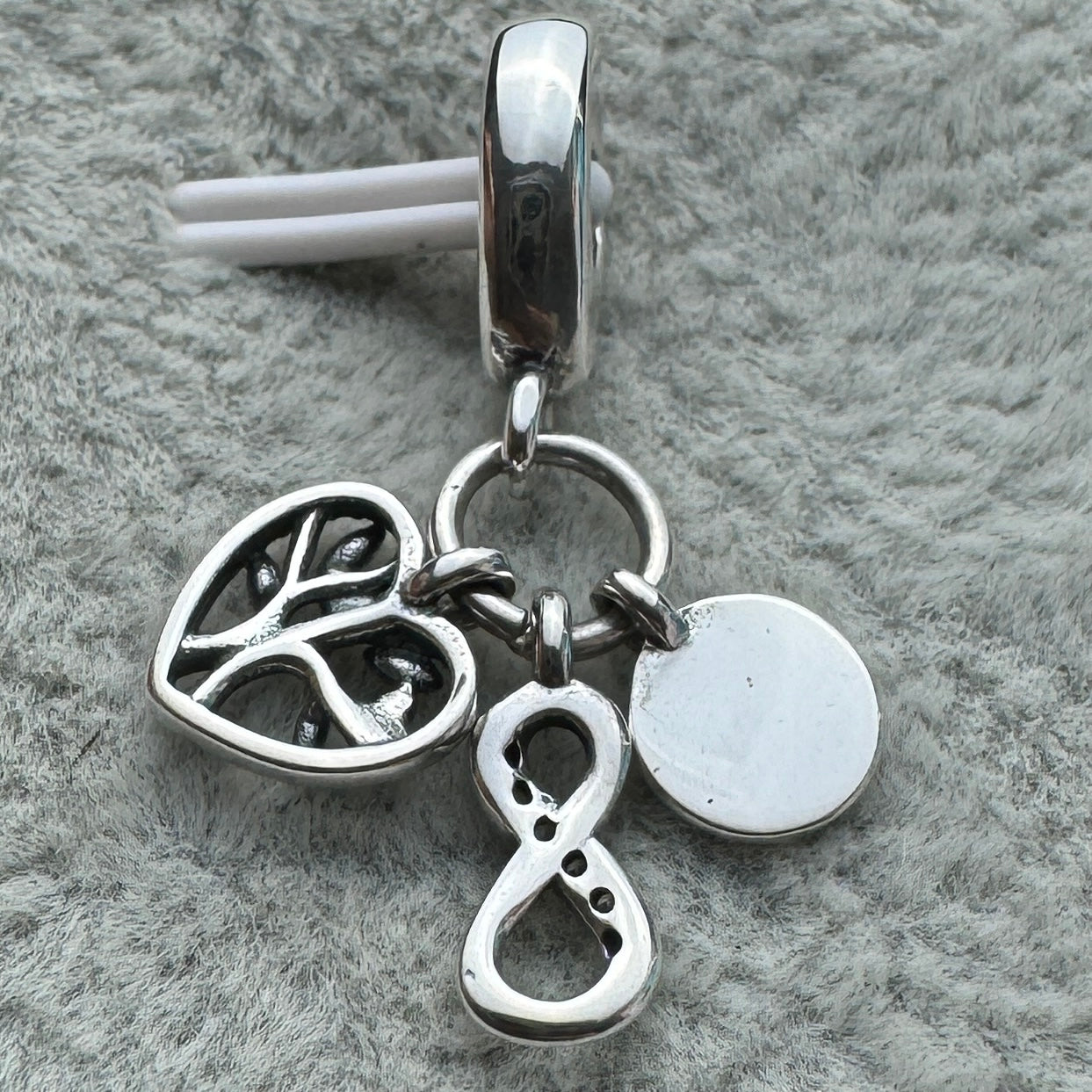 Charm Colgante Triple De La Familia (Árbol, Infinito E Insignia Familia)