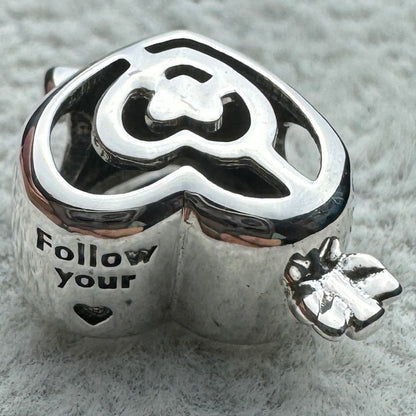 Charm Corazón Flecha Atravesada