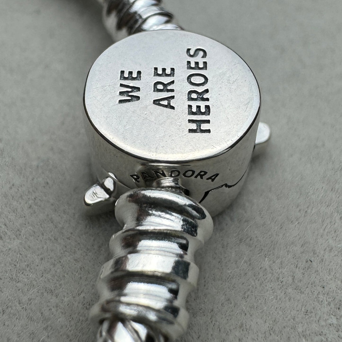Brazalete Flexible Cierre Avengers