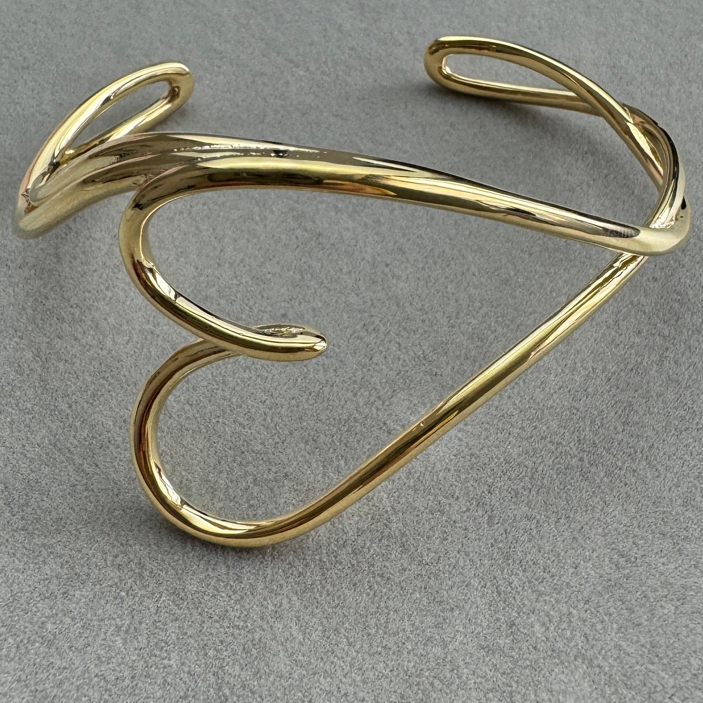 Brazalete Rígido Corazón Forma Orgánica
