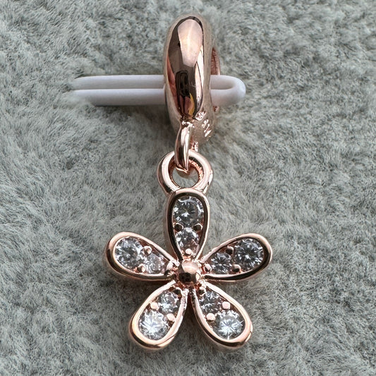 Charm Colgante Flor Brillante Baño Rosa