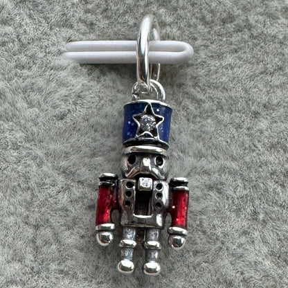 Charm Cascanueces 2