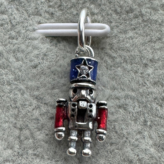 Charm Cascanueces 2