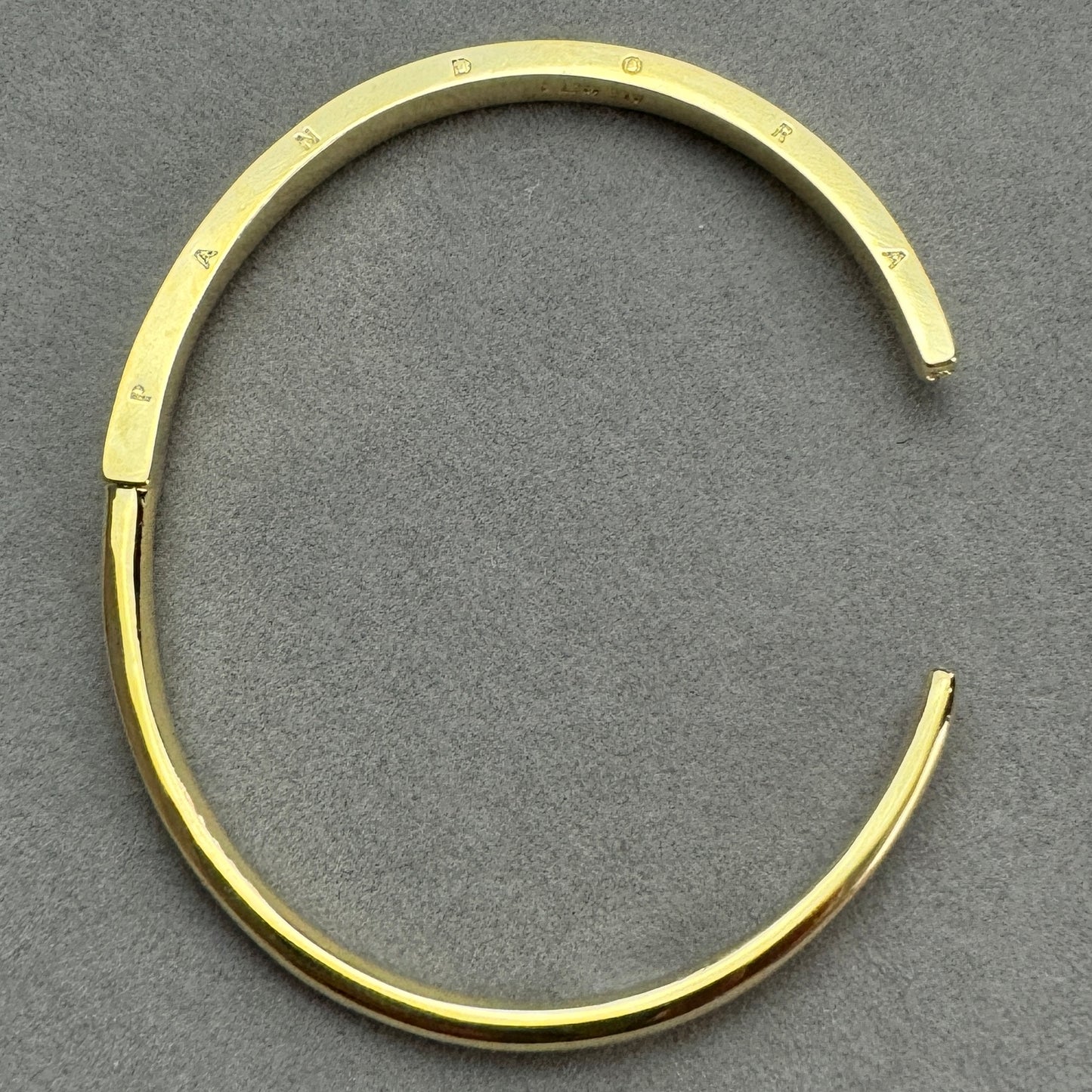 Brazalete Signature Baño Oro
